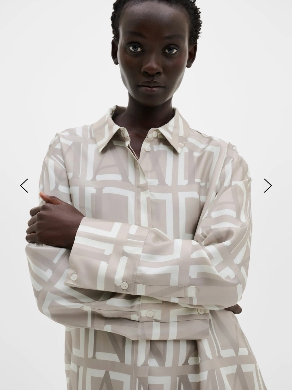 By Malina Geometric Print Button-Up Shirt in Beige gray & White size L NWT - Picture 5 of 5
